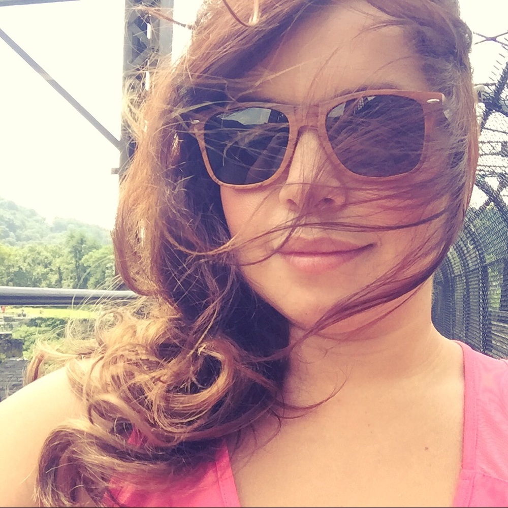 Meet your Posher, Crystal